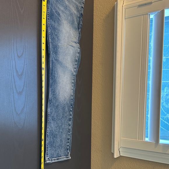 Denizen from Levi's Straight Fit Light Blue Jeans - Picture 6 of 7